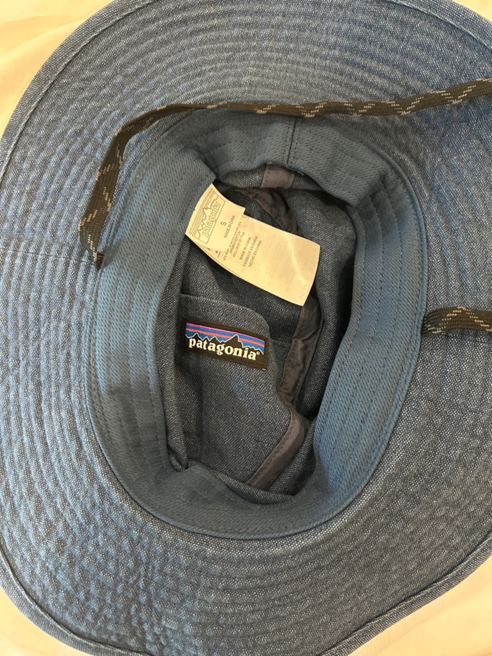 Patagonia Wide Brim Sun bucket Hat in Denim Blue with Chin Strap - Picture 3 of 13
